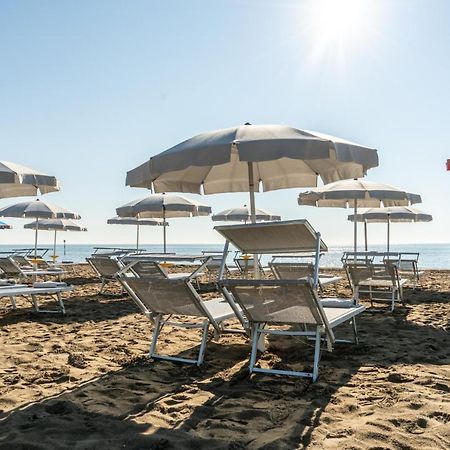 Hotel Athena Lignano Sabbiadoro Ngoại thất bức ảnh