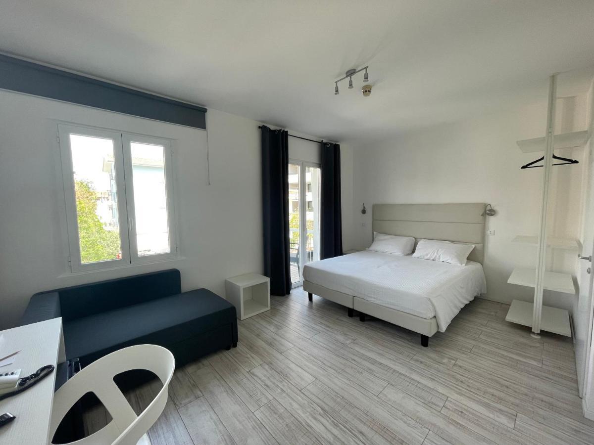 Hotel Athena Lignano Sabbiadoro Ngoại thất bức ảnh