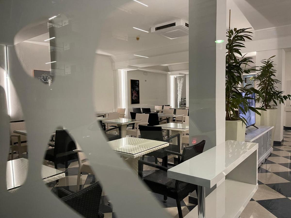 Hotel Athena Lignano Sabbiadoro Ngoại thất bức ảnh