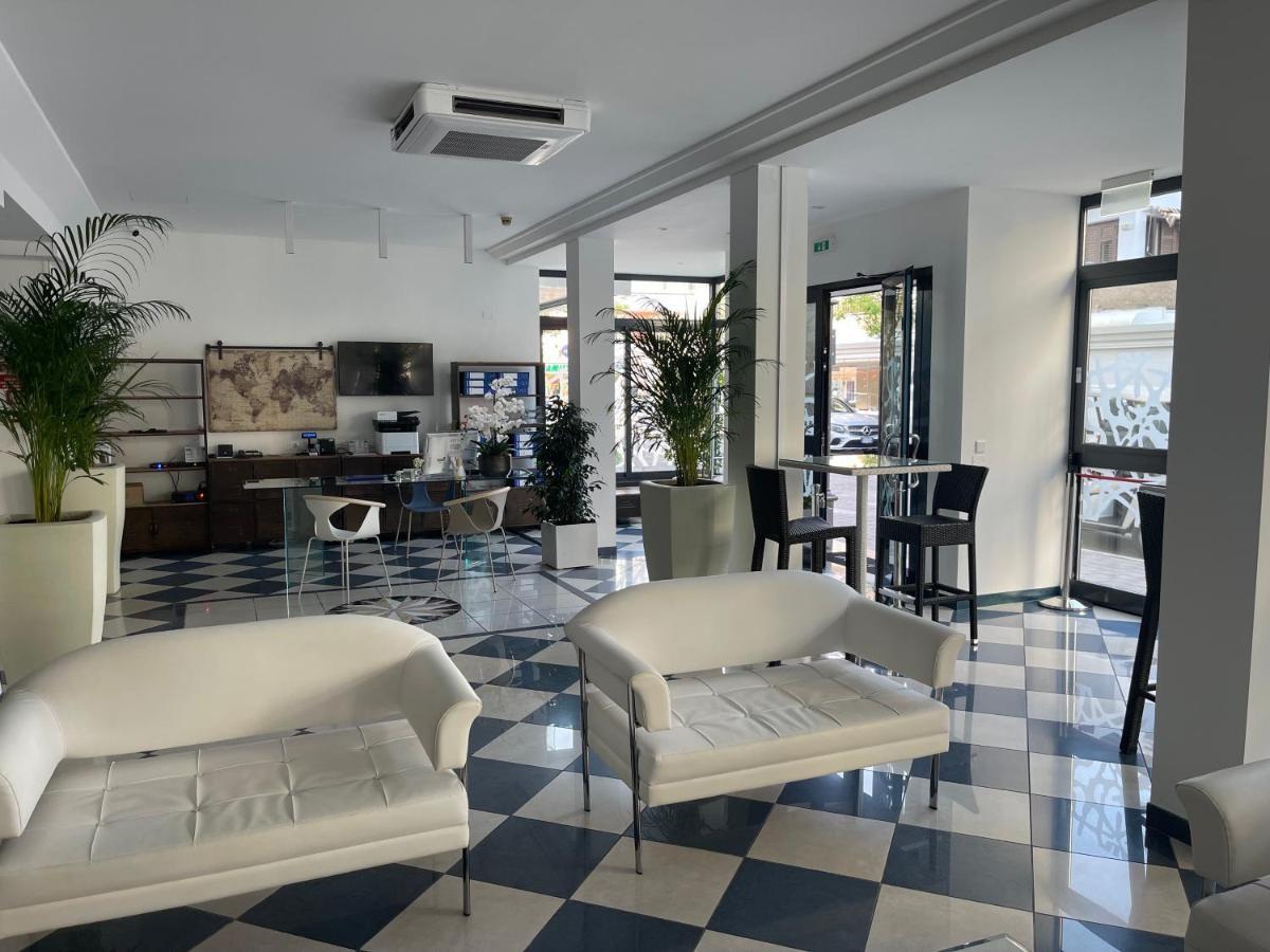 Hotel Athena Lignano Sabbiadoro Ngoại thất bức ảnh