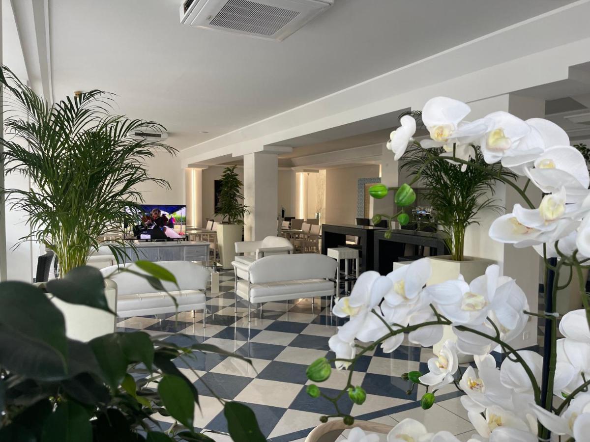 Hotel Athena Lignano Sabbiadoro Ngoại thất bức ảnh