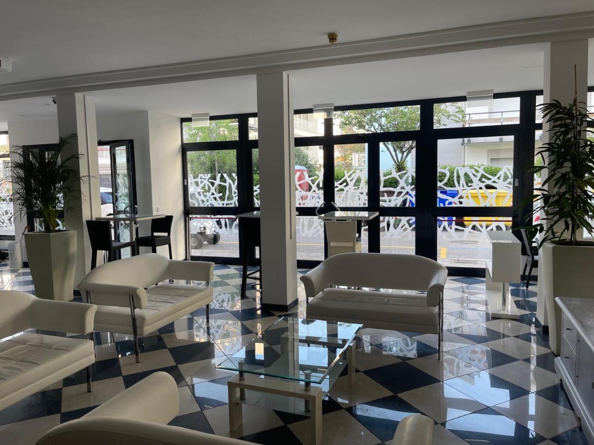 Hotel Athena Lignano Sabbiadoro Ngoại thất bức ảnh