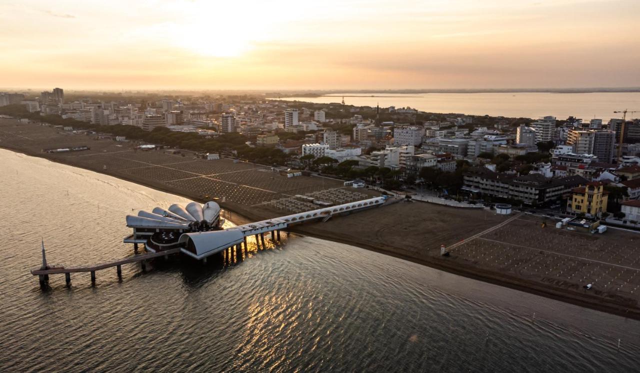 Hotel Athena Lignano Sabbiadoro Ngoại thất bức ảnh